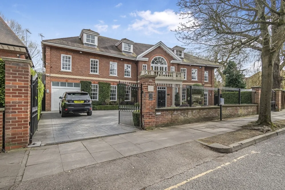 Sheldon Avenue Highgate N6 photo 18