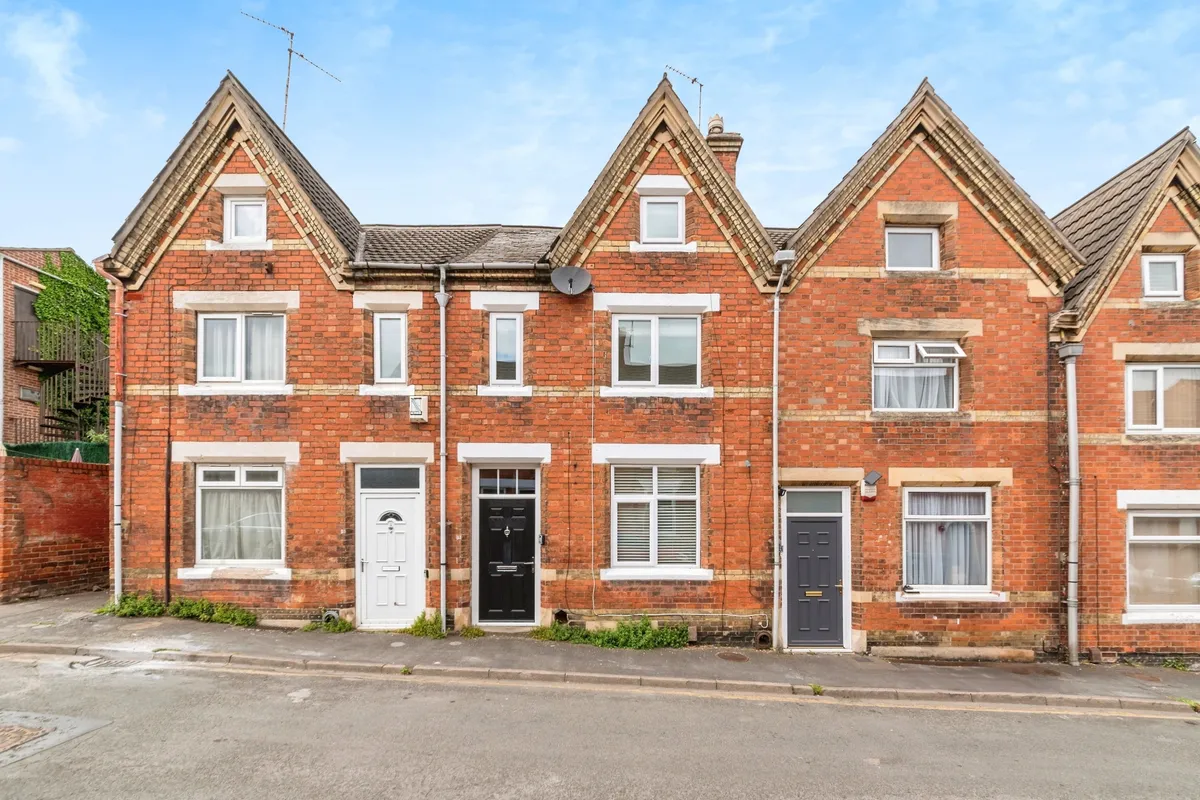 College Street, GRANTHAM
