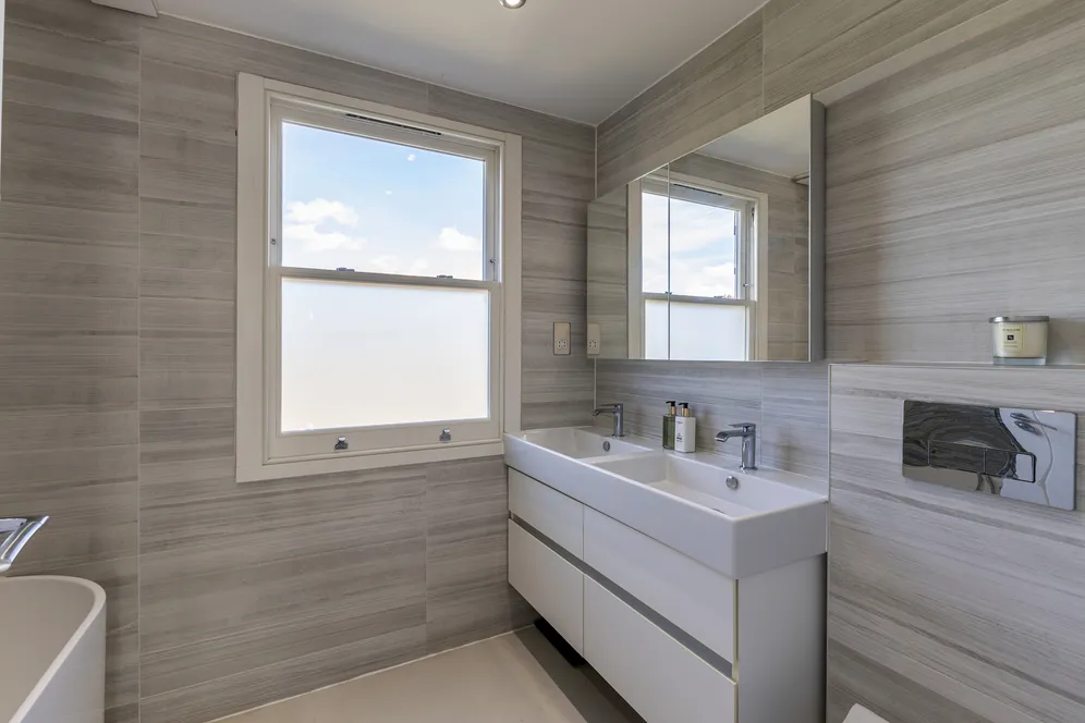 Speldhurst Road, London, W4 photo 12