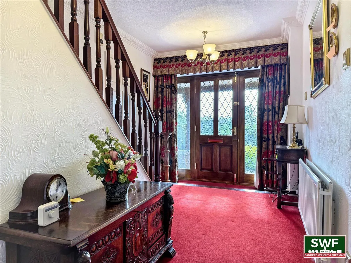 Wightwick Hall Road, Wightwick