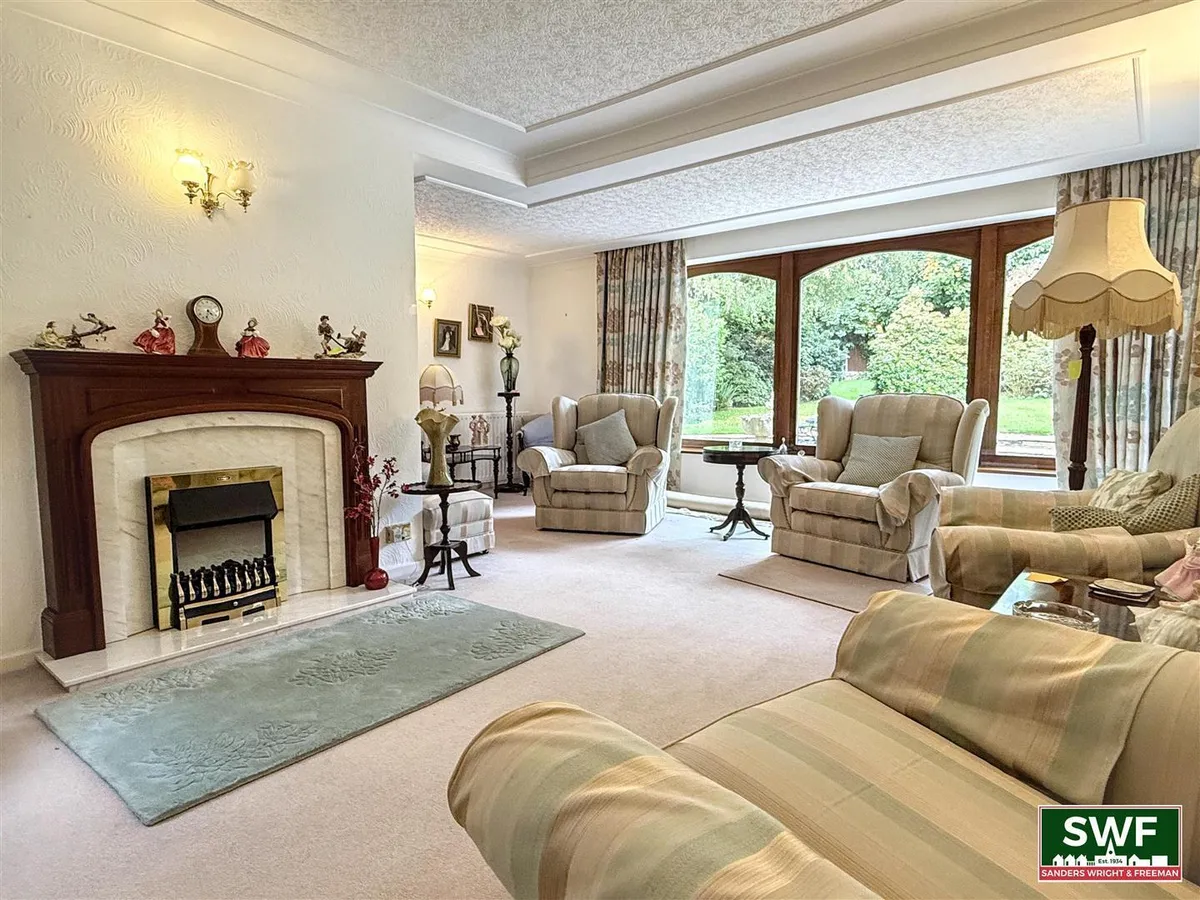 Wightwick Hall Road, Wightwick