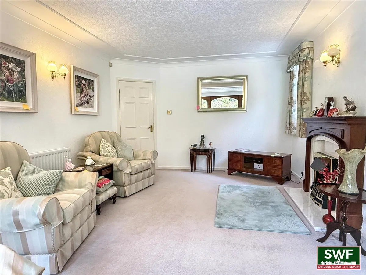 Wightwick Hall Road, Wightwick