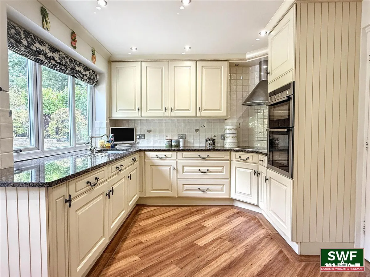 Wightwick Hall Road, Wightwick