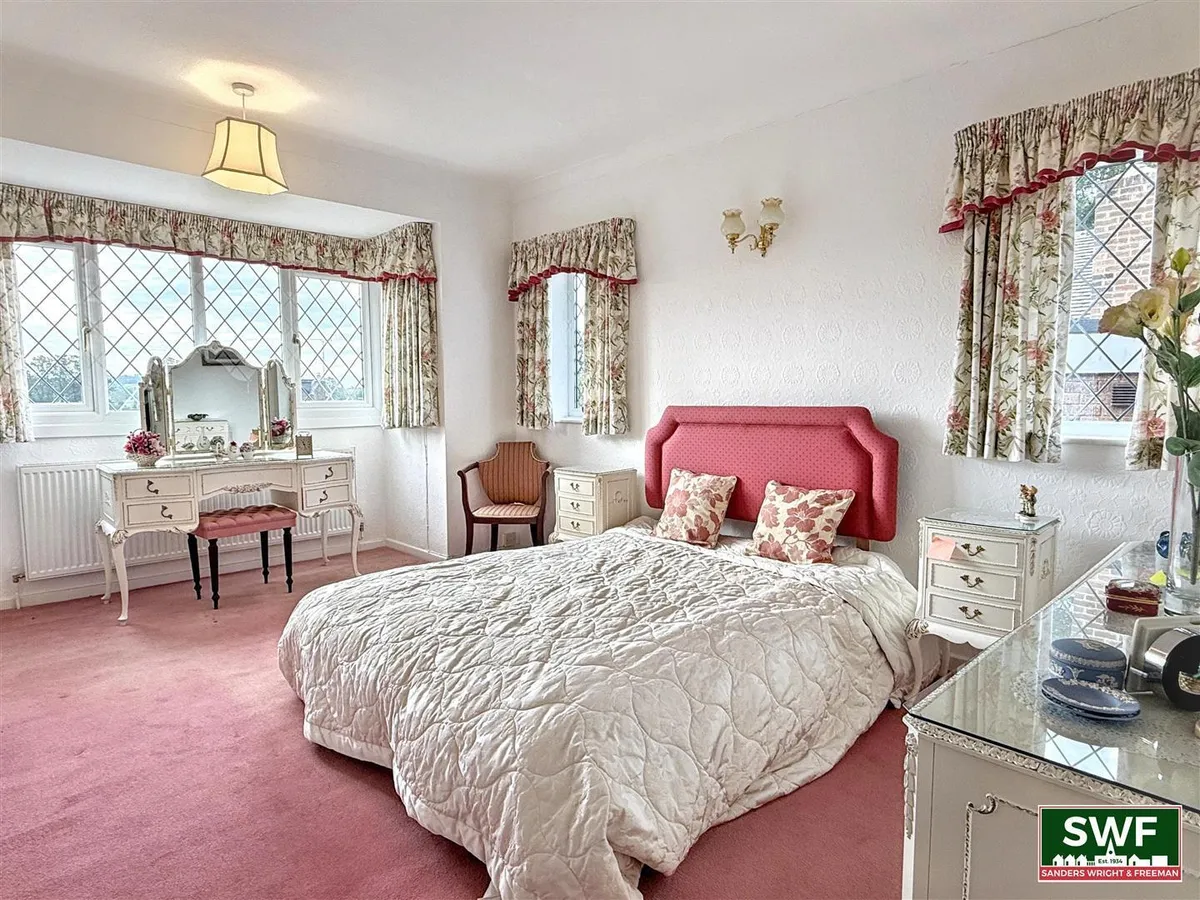 Wightwick Hall Road, Wightwick