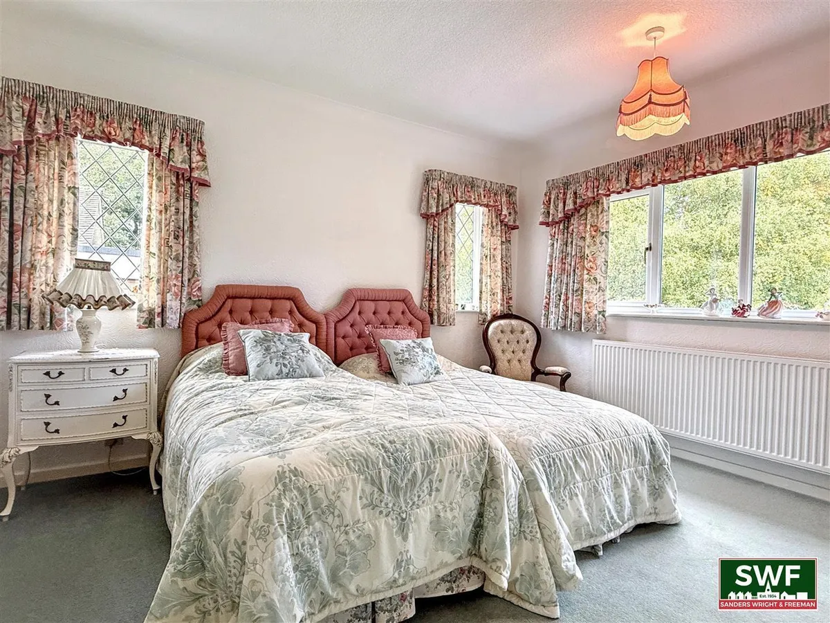 Wightwick Hall Road, Wightwick