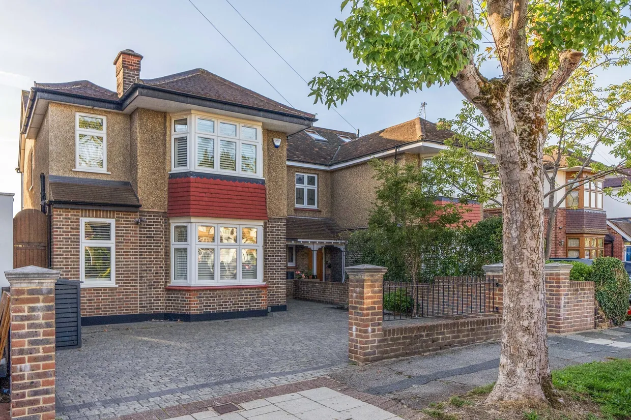 Church Crescent, Whetstone, N20 photo 1