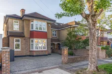 Church Crescent, Whetstone, N20 photo 1