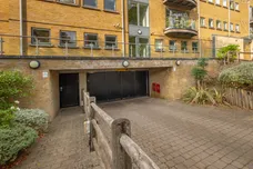 The Downs, London, SW20 photo 8