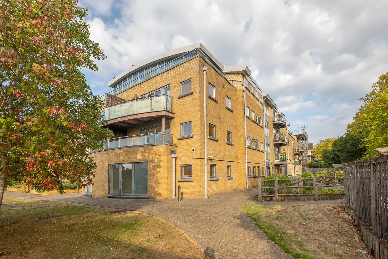 The Downs, London, SW20 photo 15