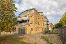 The Downs, London, SW20 photo 15
