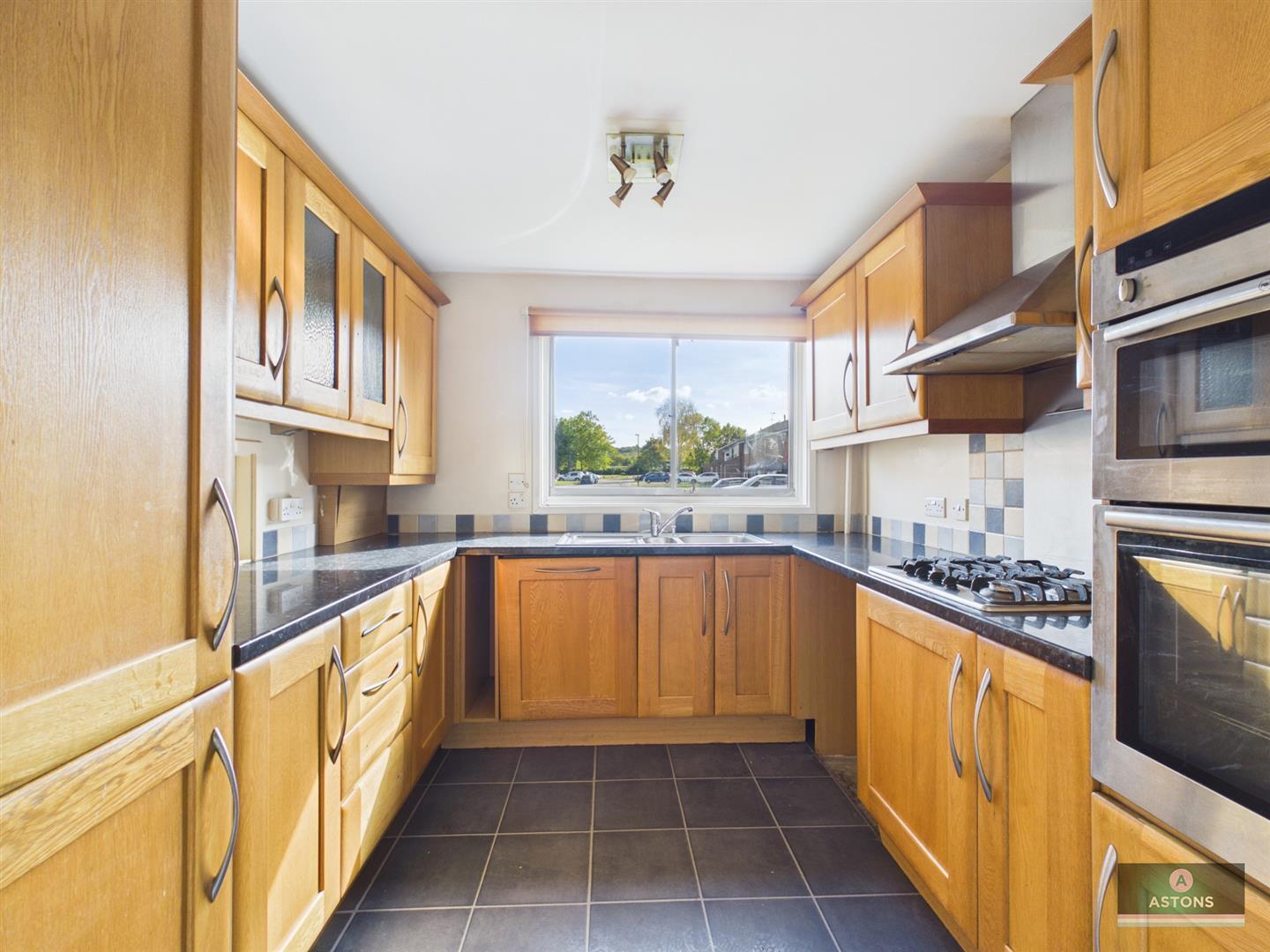 Britten Close, Bewbush Image 4
