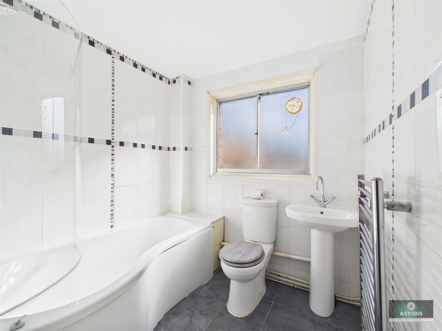Britten Close, Bewbush Image 7