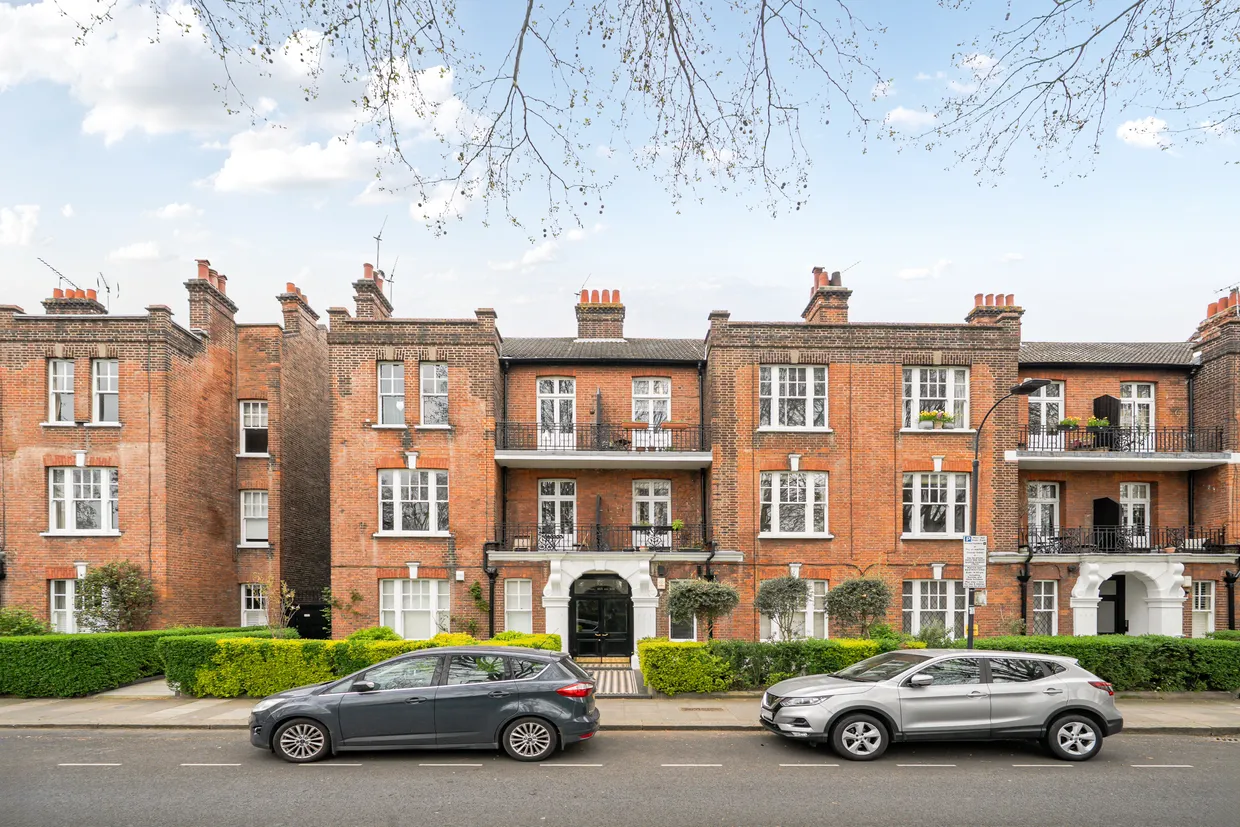 Bishops Park Road, London, SW6 photo 1