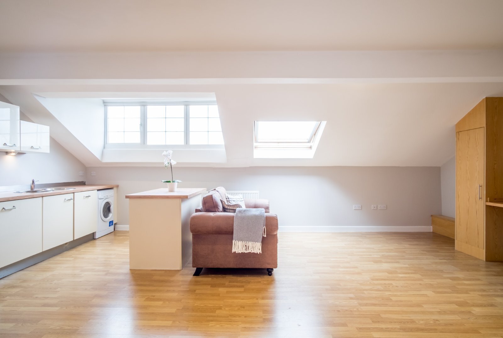 Flat 9, 52 Bankfield Road, Huddersfield, HD1 Image 2