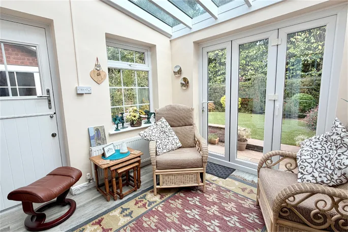 Property carousel image 10
