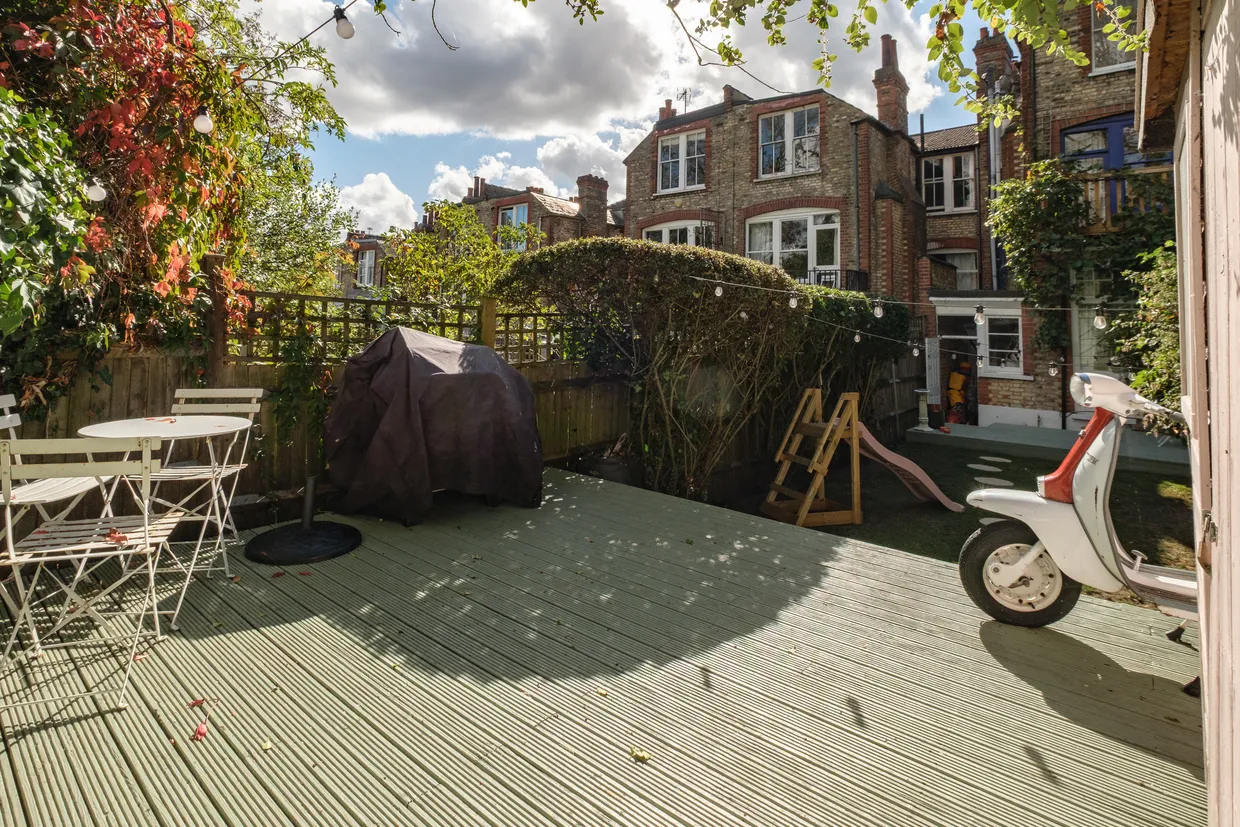 Hillfield Park, London, N10 photo 18