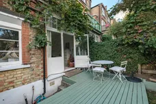 Hillfield Park, London, N10 photo 19
