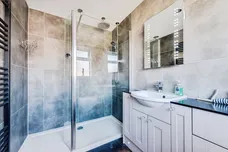 Colwell Drive, WITNEY