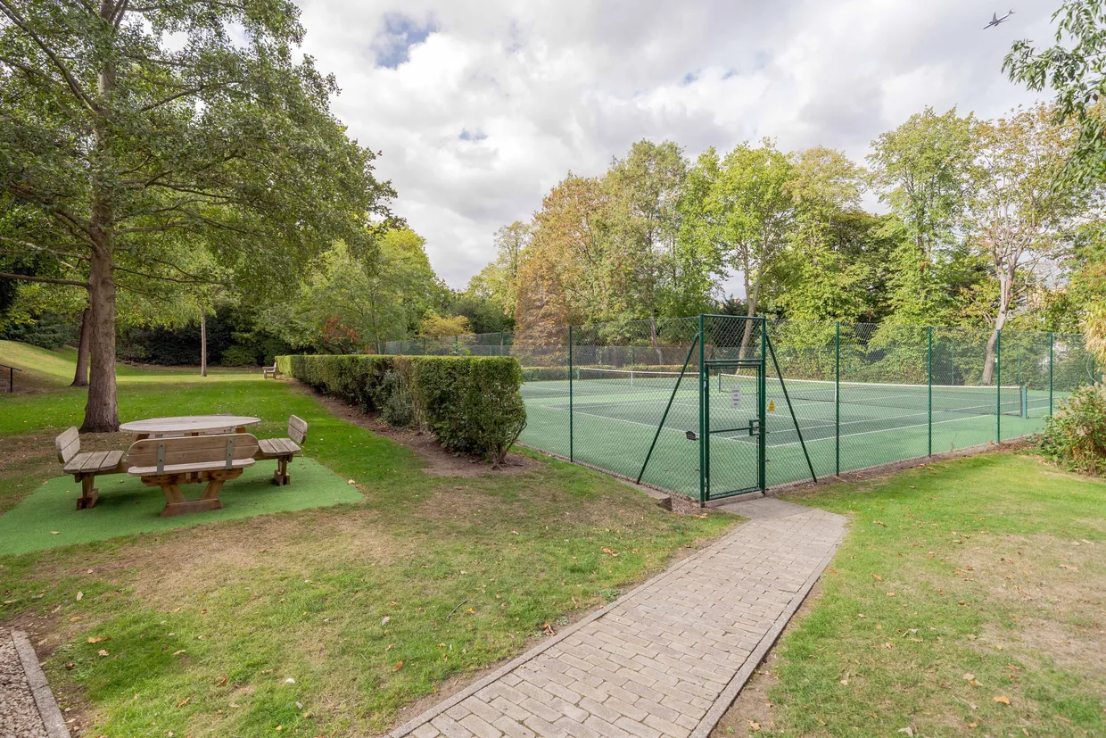 Putney Heath, London, SW15 photo 12