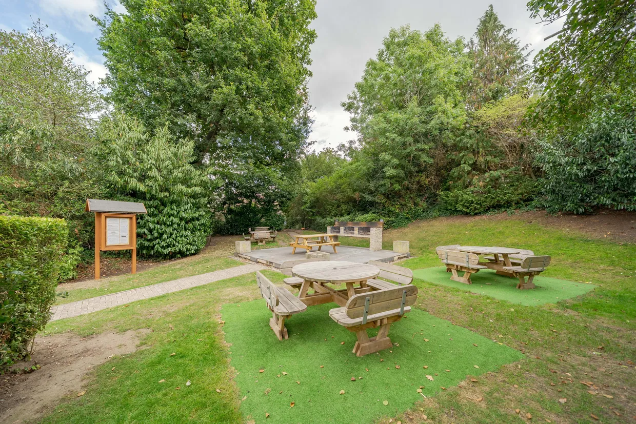 Putney Heath, London, SW15 photo 13