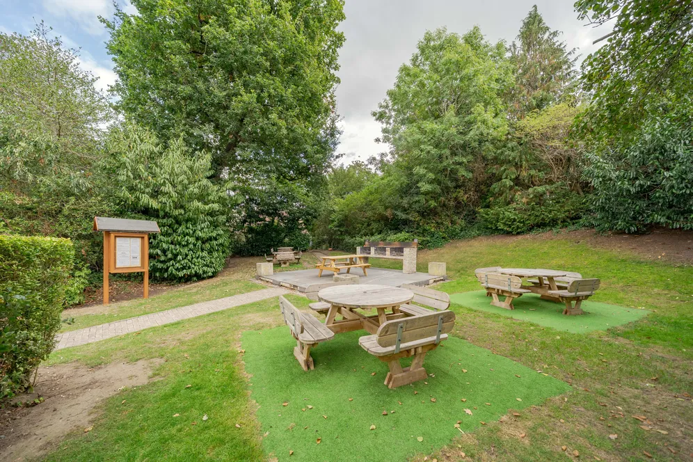 Putney Heath, London, SW15 photo 13