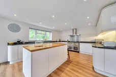 Comptons Lane, Horsham, RH13 photo 12