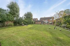 Comptons Lane, Horsham, RH13 photo 22