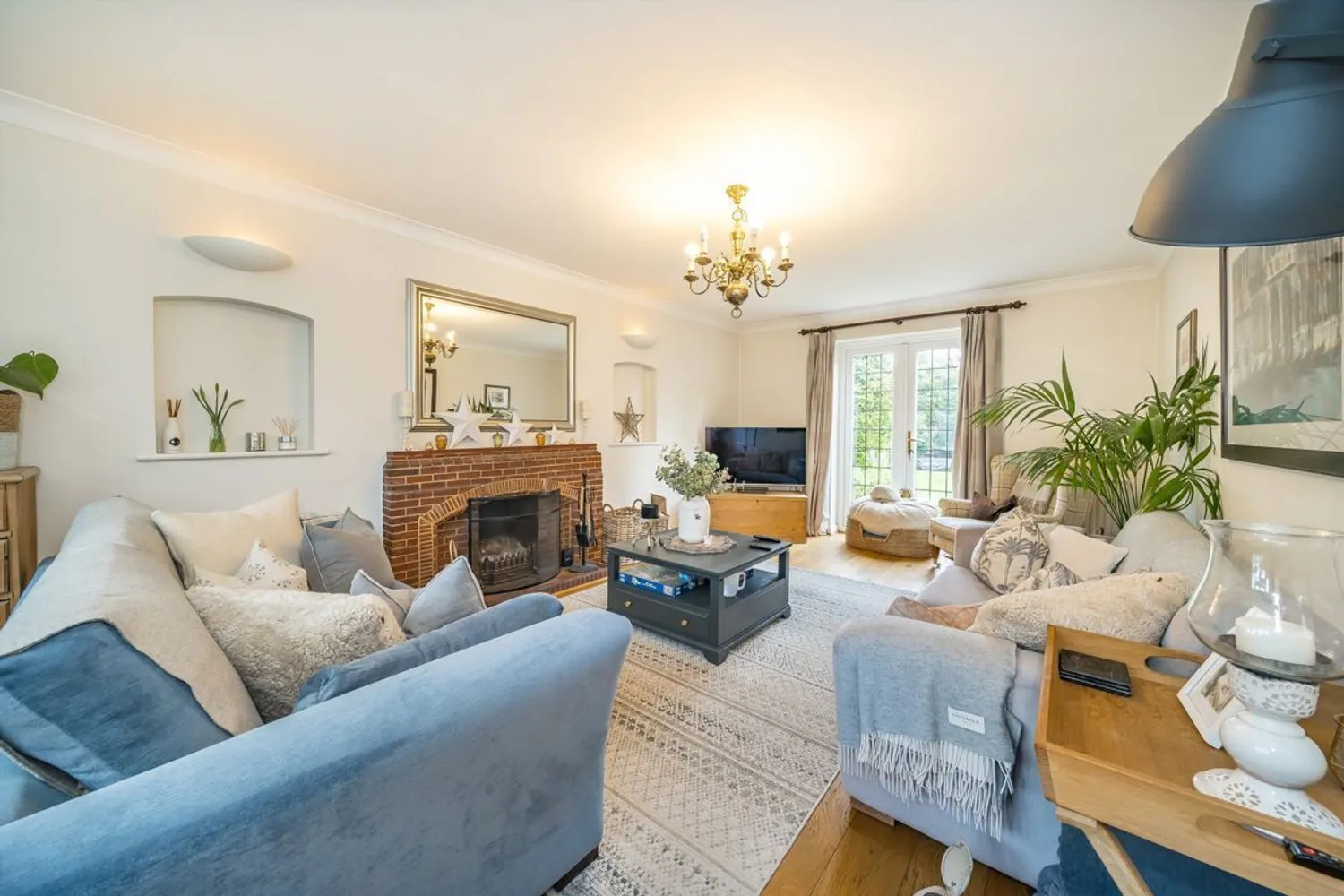 Woodland Way, Weybridge, KT13 photo 3