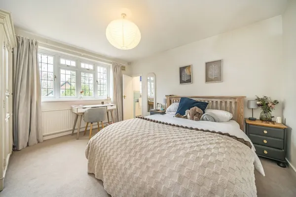 Woodland Way, Weybridge, KT13 photo 6