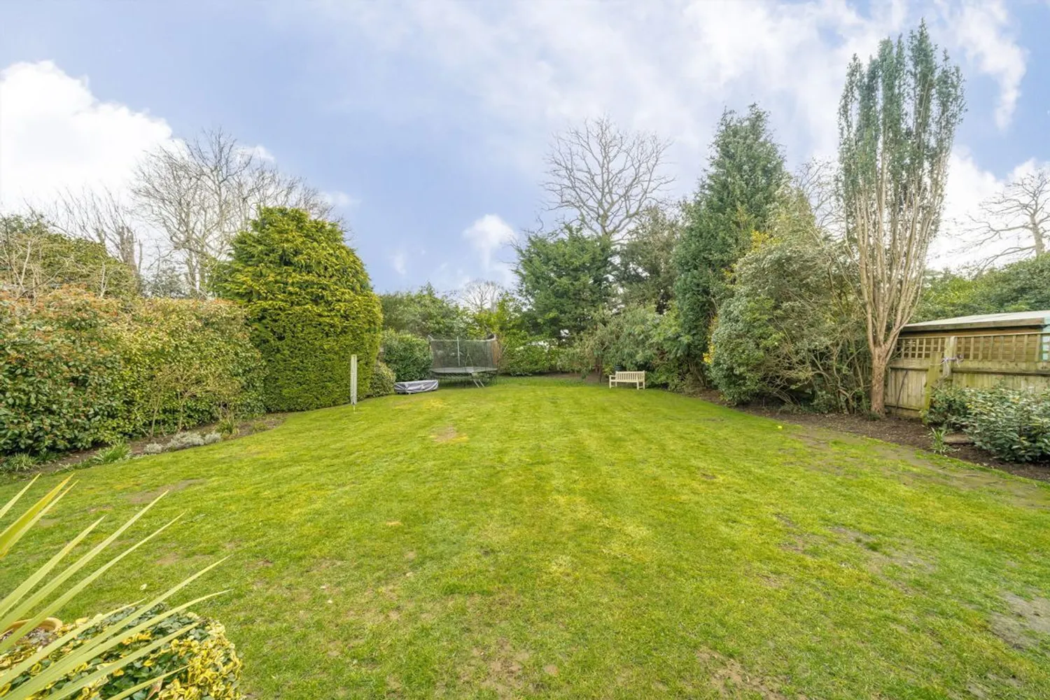 Woodland Way, Weybridge, KT13 photo 8