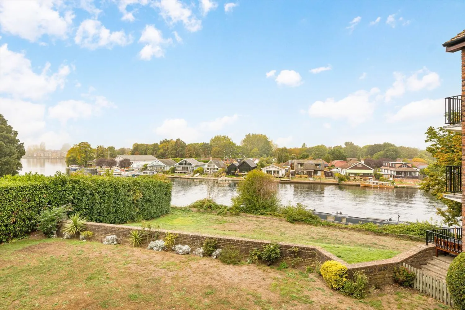 Hillrise, Walton-On-Thames, KT12 photo 7