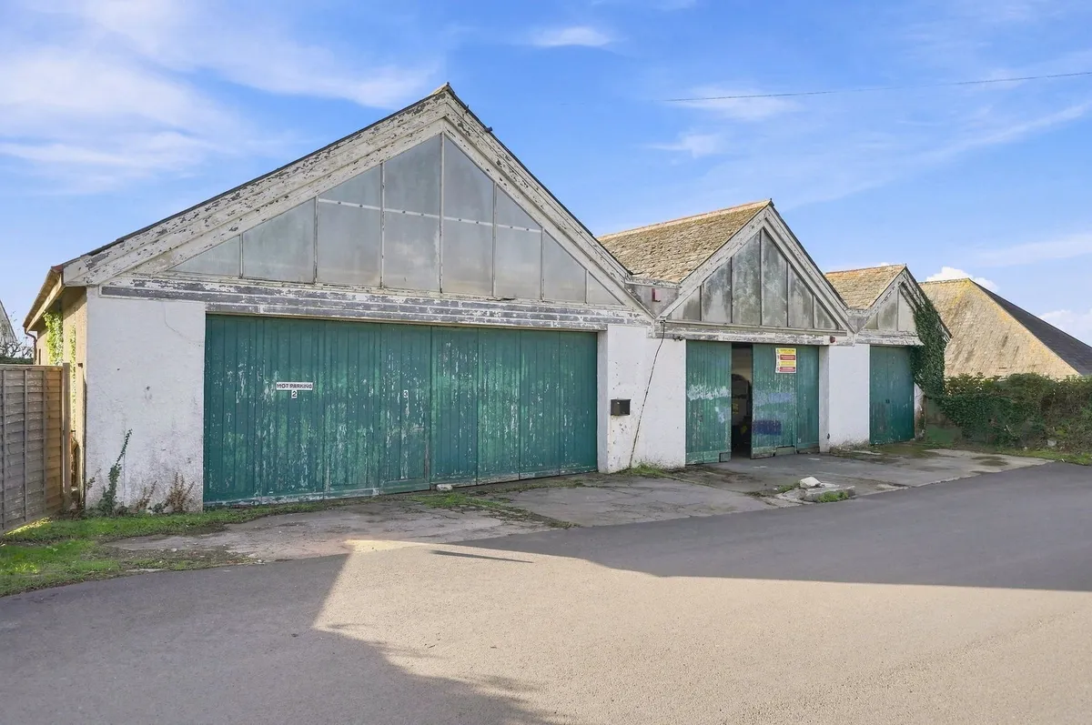 Bantham Garage, Thurlestone