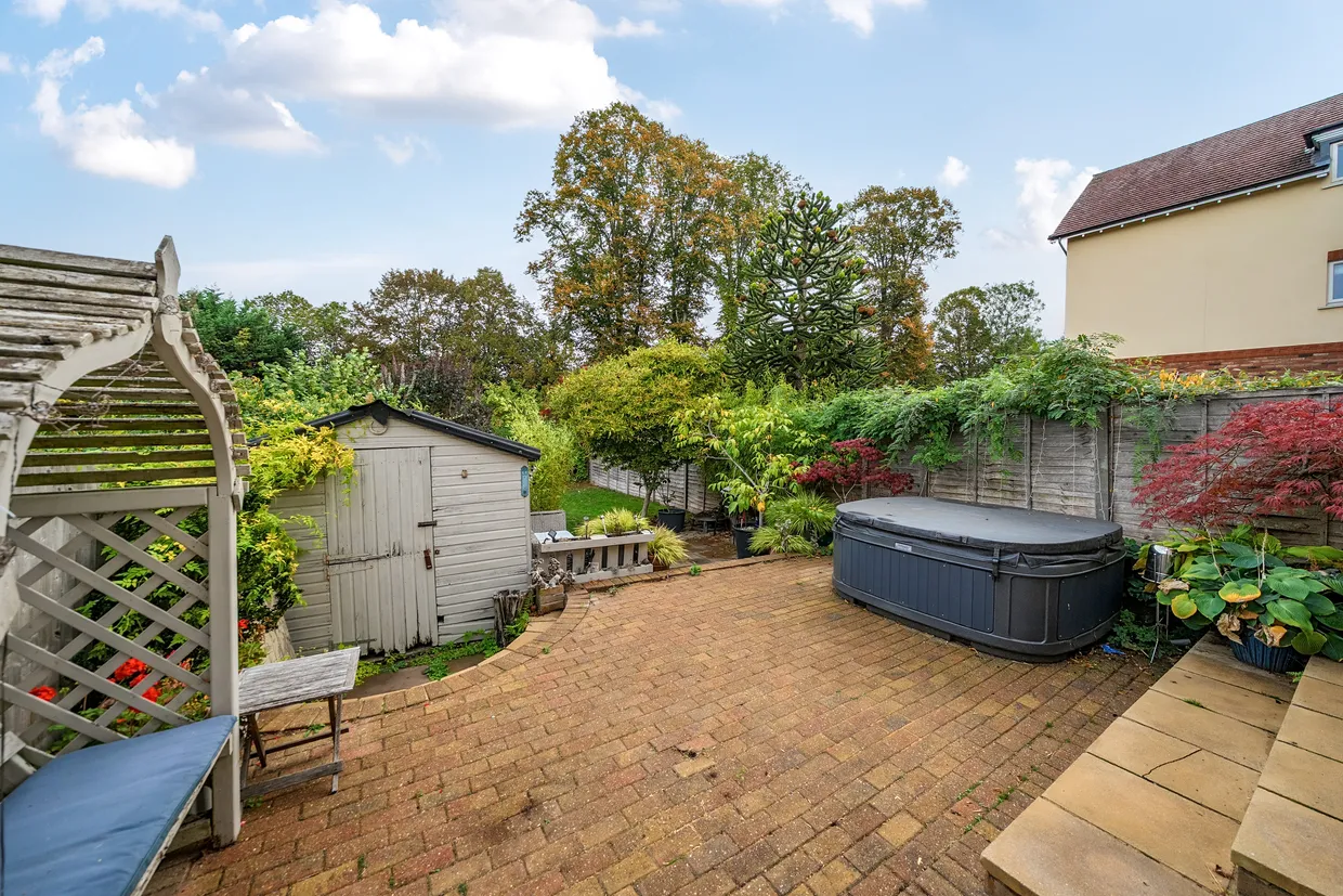 Cross Way, Harpenden, AL5 photo 2
