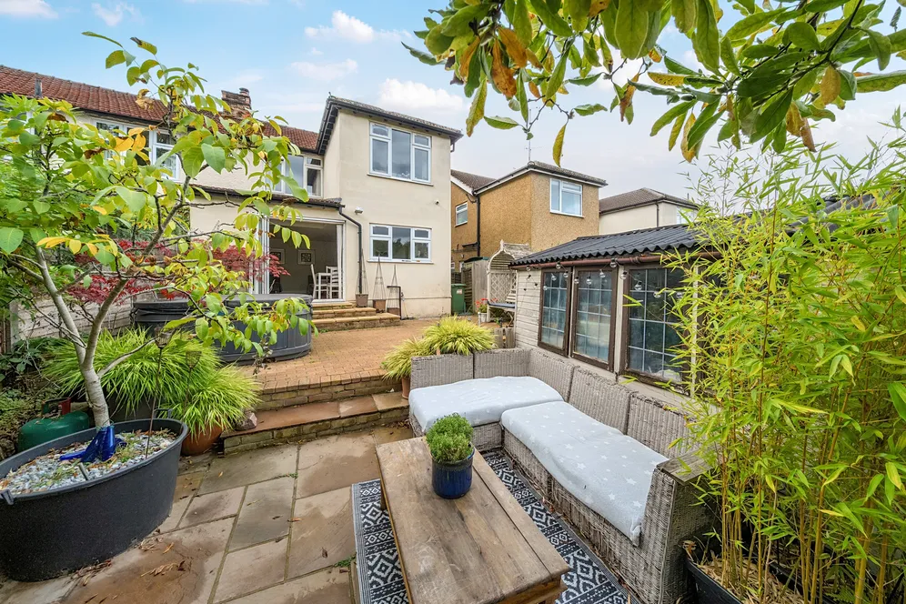Cross Way, Harpenden, AL5 photo 12