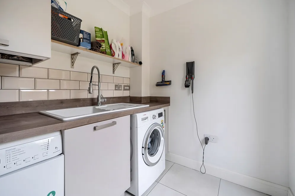 Griffiths Close, Cirencester, GL7 photo 8