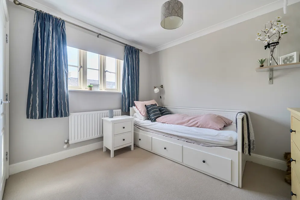Griffiths Close, Cirencester, GL7 photo 14