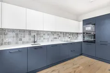 Littleworth Road, Esher KT10 photo 2