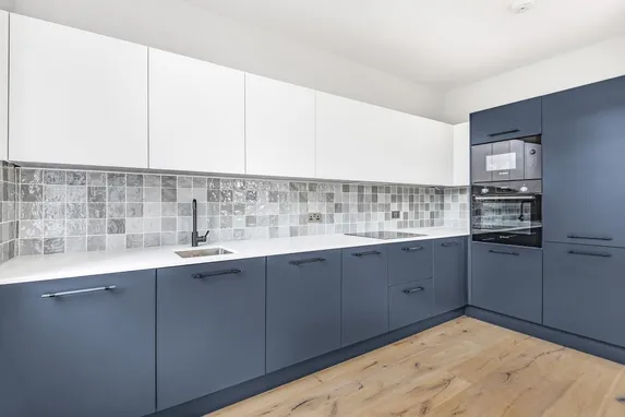 Littleworth Road, Esher KT10