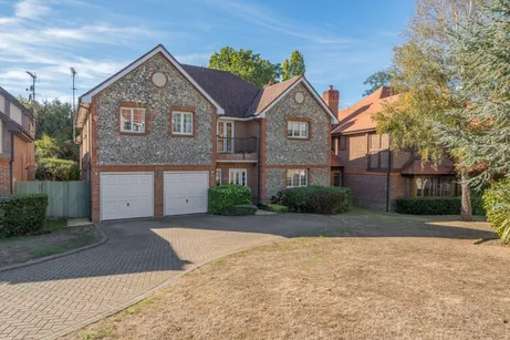 Sheridan Grange, Sunningdale SL5