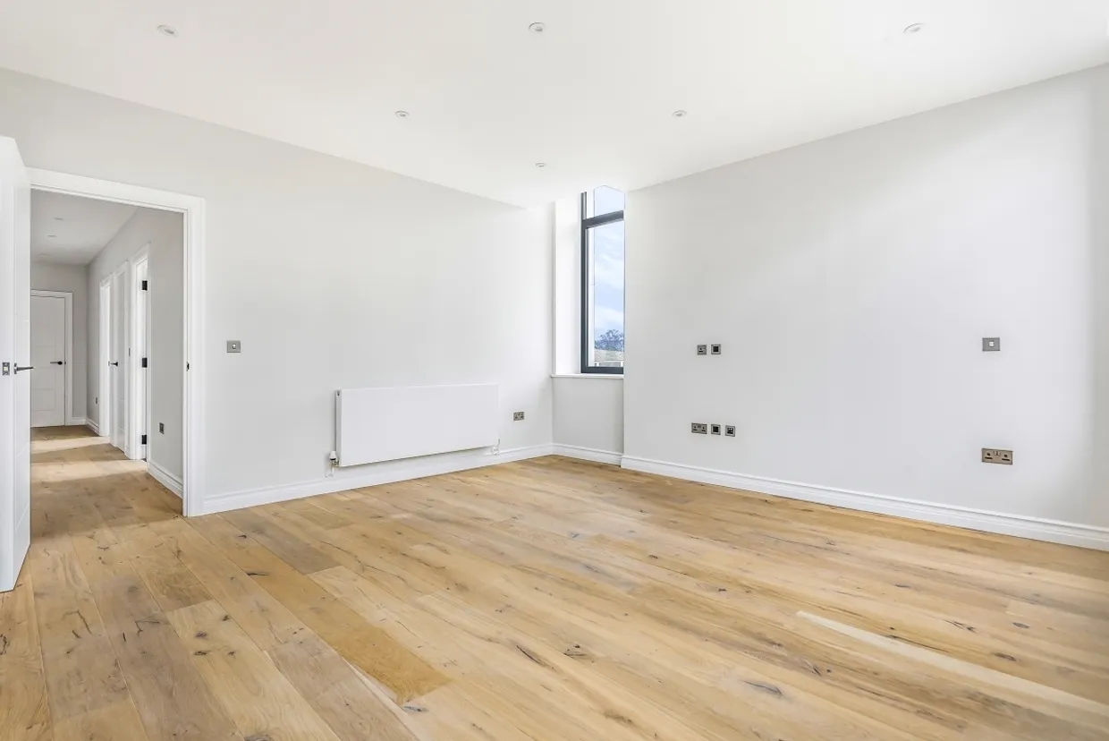 Littleworth Road, Esher KT10 photo 5