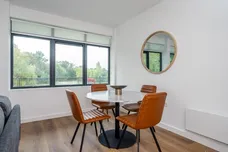1 Lakeside Close Staines TW18 photo 3
