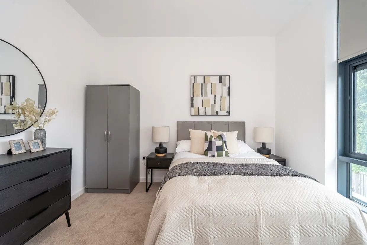 1 Lakeside Close Staines Upon Thames TW18 photo 5