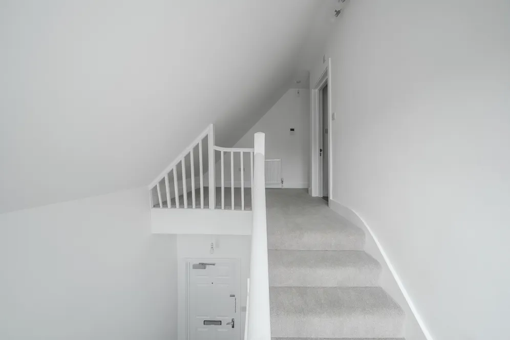 1 Acre Passage Windsor SL4 photo 17