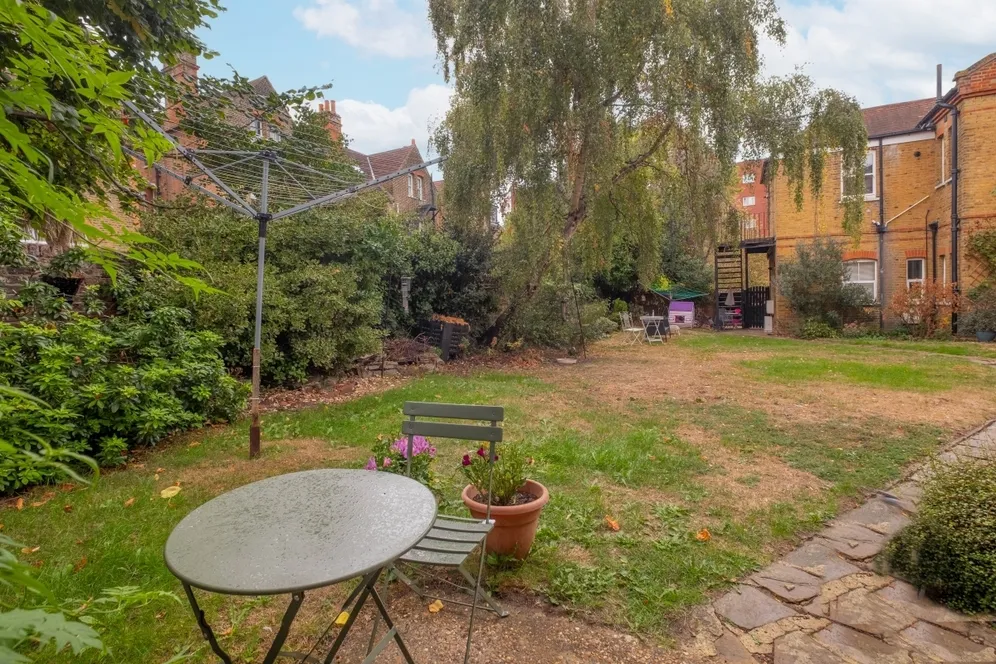 Grove Road Surbiton KT6 photo 7