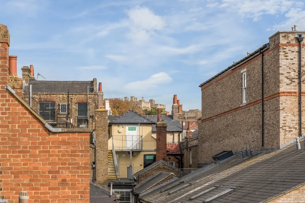 1 Acre Passage Windsor SL4 photo 19