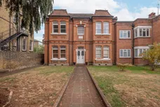 Grove Road Surbiton KT6 photo 9