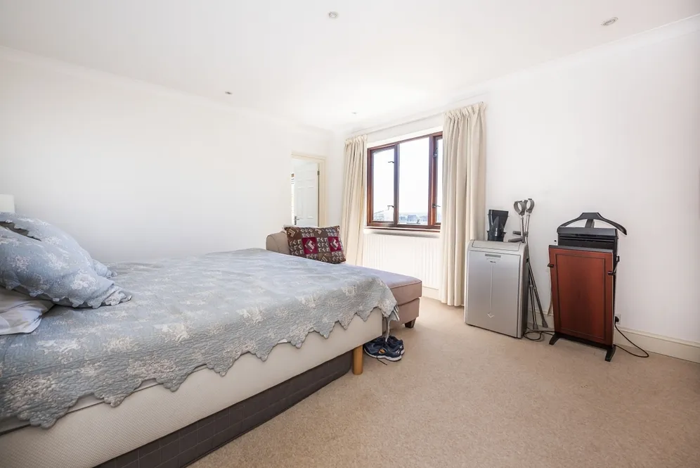 Arthur Road London SW19 photo 14