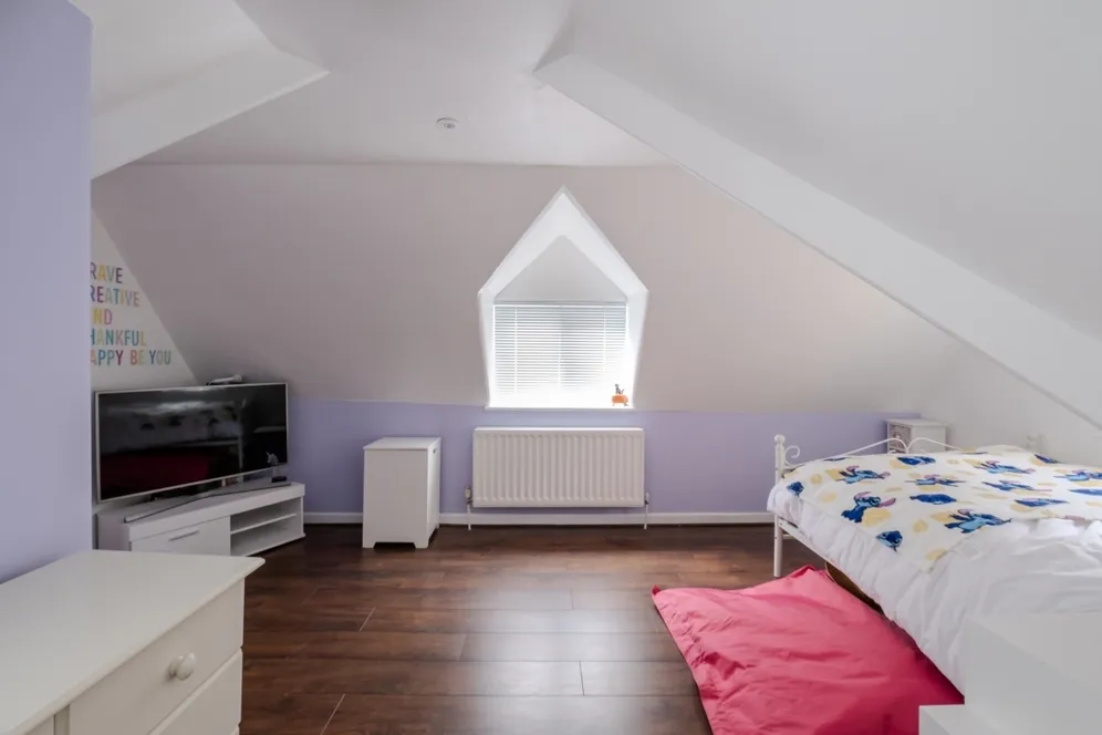 Devey Close Beverley Lane KT2 photo 16