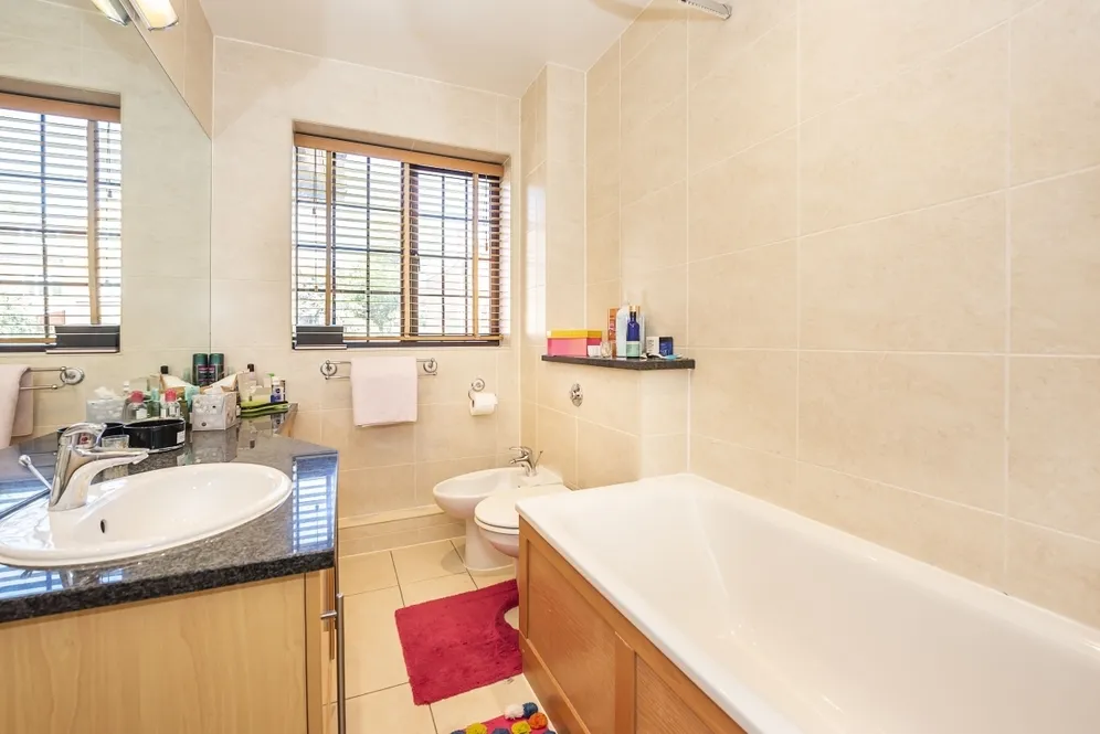 Arthur Road London SW19 photo 19