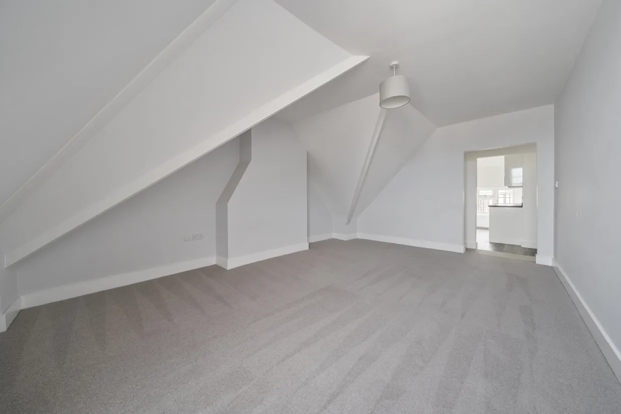 1 Acre Passage Windsor SL4 photo 27